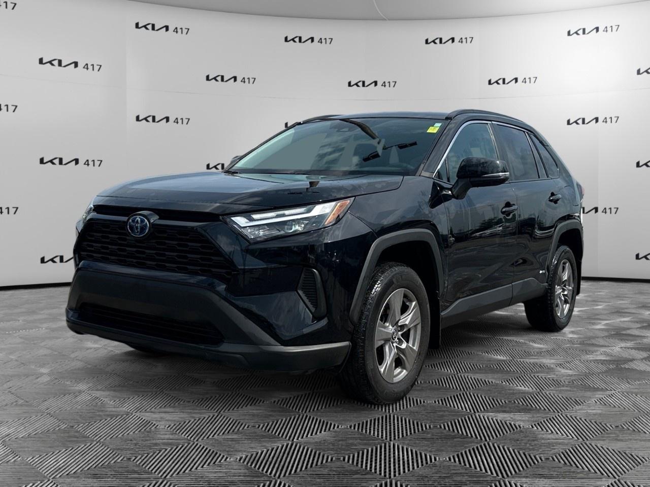 Used 2022 Toyota RAV4 HYBRID XLE AWD for sale in Gloucester, ON
