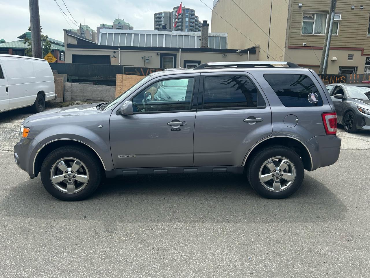 2008 Ford Escape Limited - Photo #2