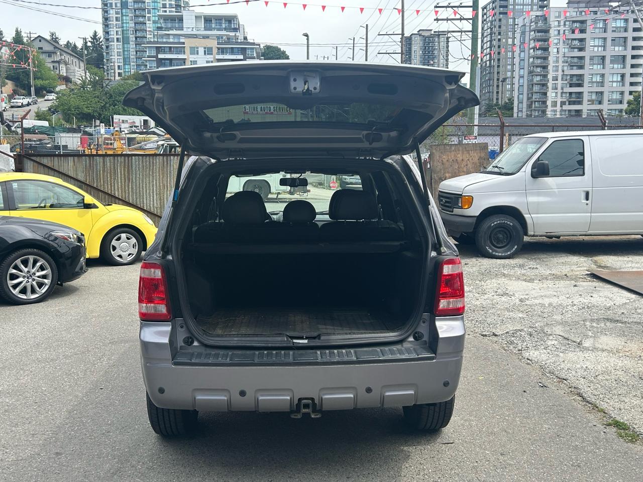 2008 Ford Escape Limited - Photo #8