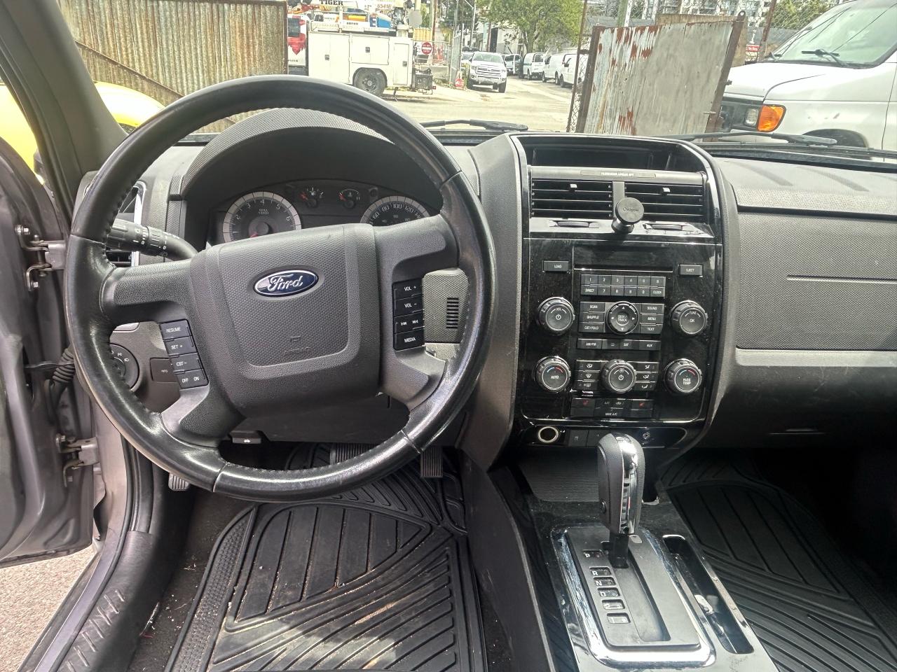 2008 Ford Escape Limited - Photo #11
