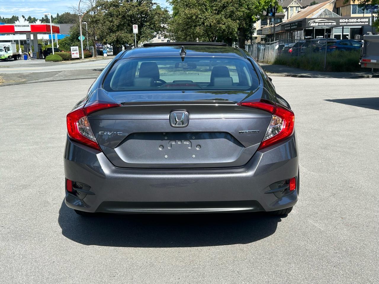 2016 Honda Civic Touring - Photo #5