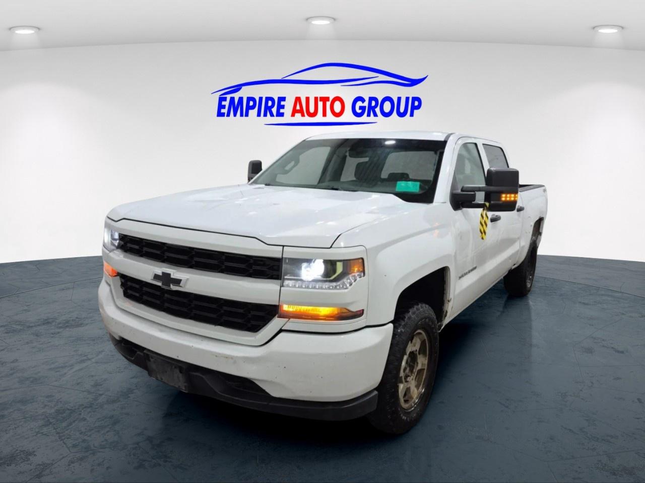 2018 Chevrolet Silverado CUSTOM CREW CAB STD Photo3