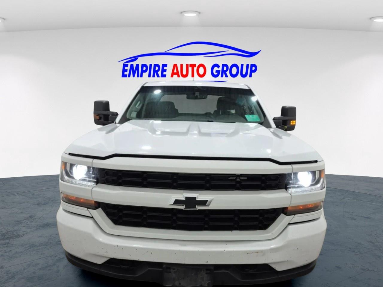 2018 Chevrolet Silverado CUSTOM CREW CAB STD Photo2