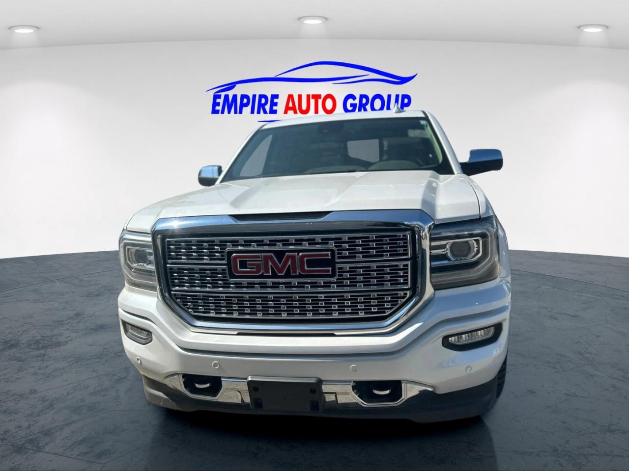 2017 GMC Sierra DENALI CREW CAB SHOR Photo