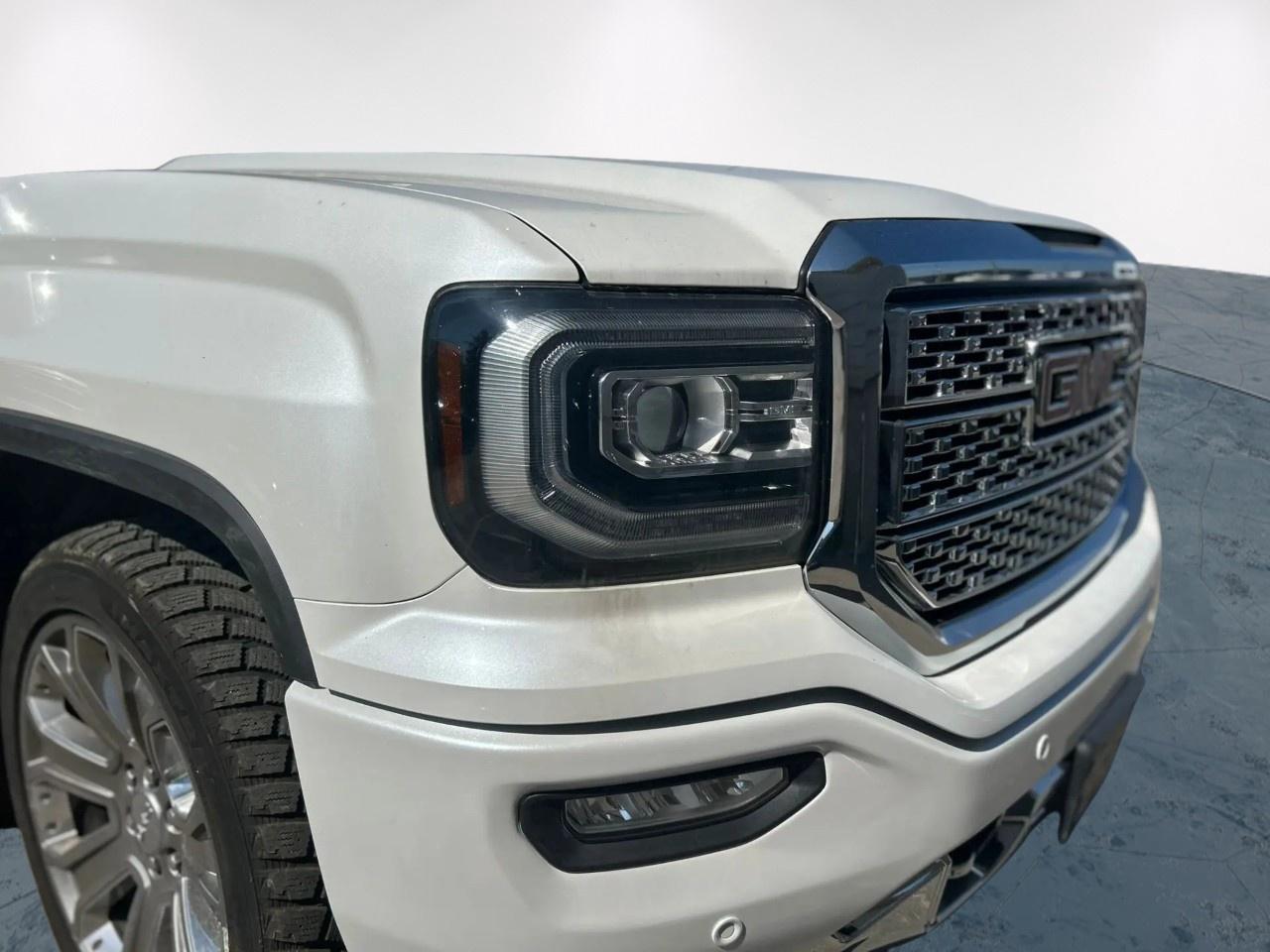 2017 GMC Sierra DENALI CREW CAB SHOR Photo