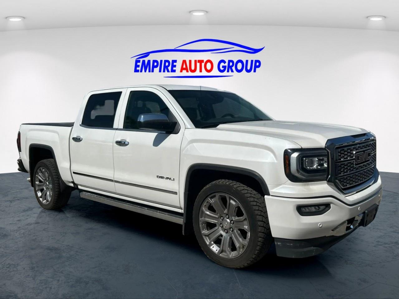 2017 GMC Sierra DENALI CREW CAB SHOR Photo3