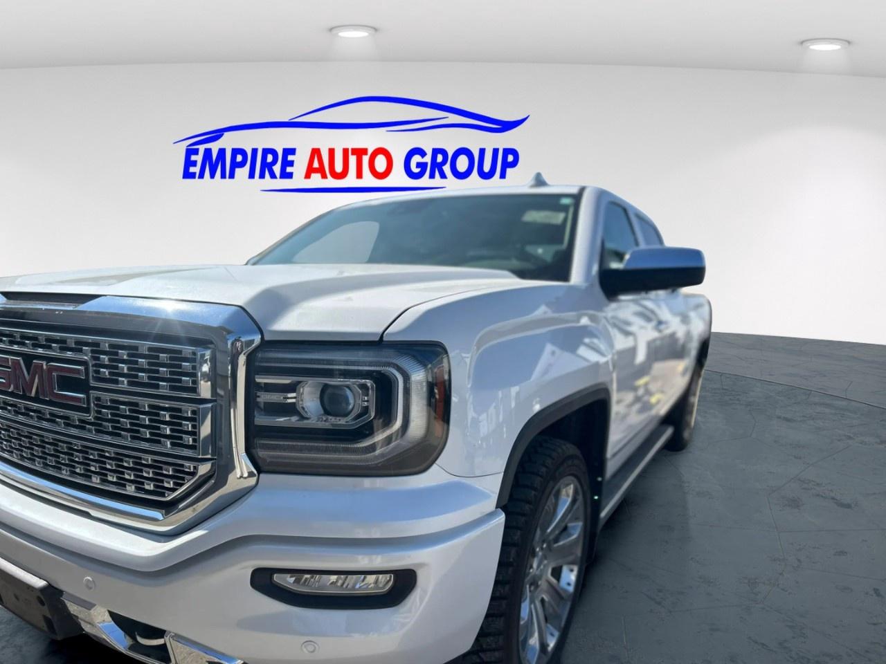 2017 GMC Sierra DENALI CREW CAB SHOR Photo