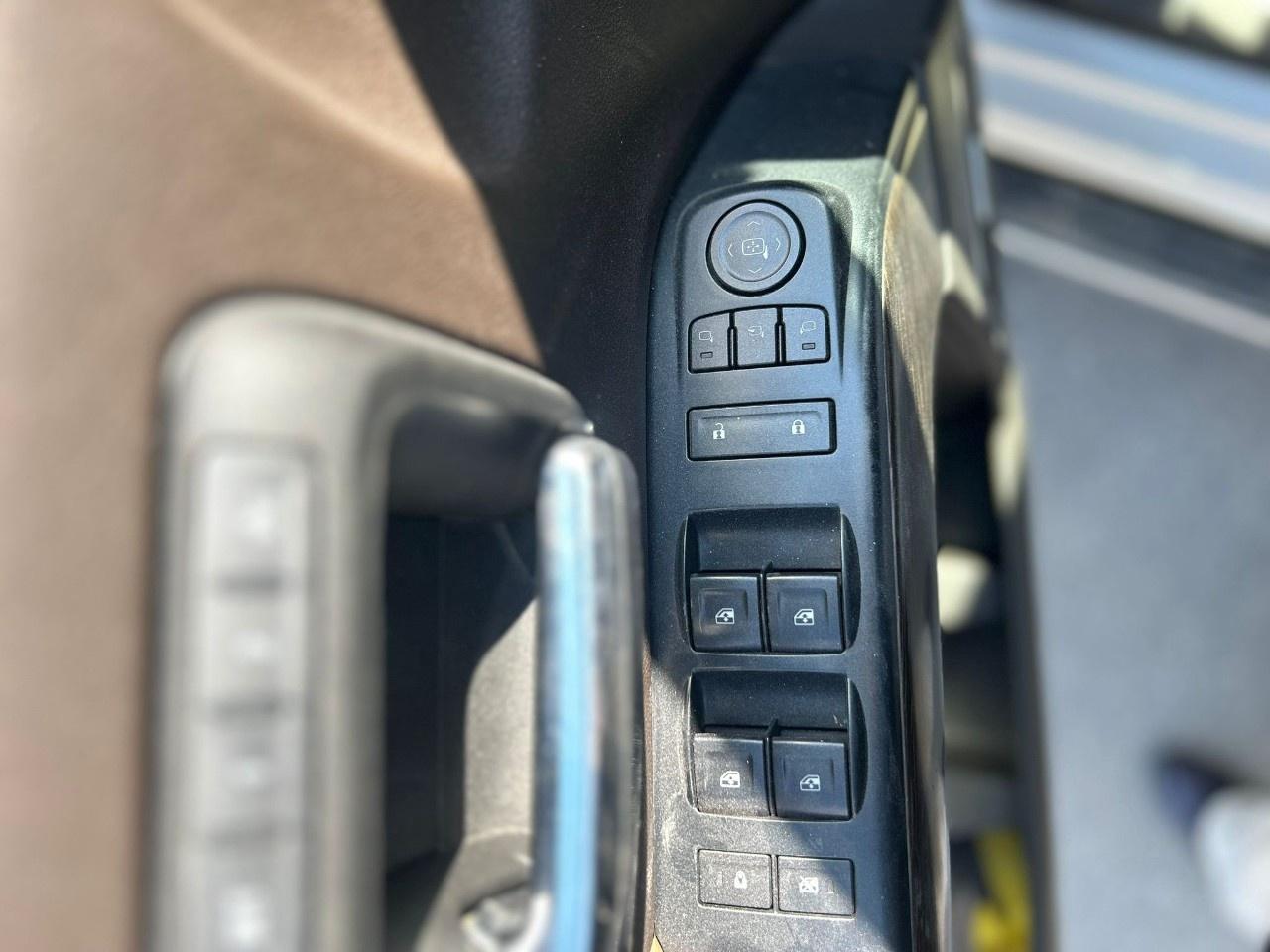 2017 GMC Sierra DENALI CREW CAB SHOR Photo