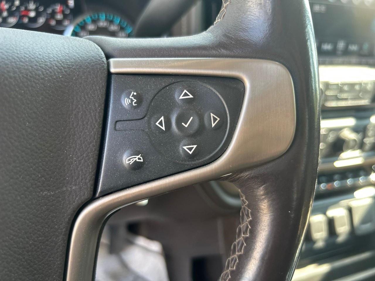 2017 GMC Sierra DENALI CREW CAB SHOR Photo