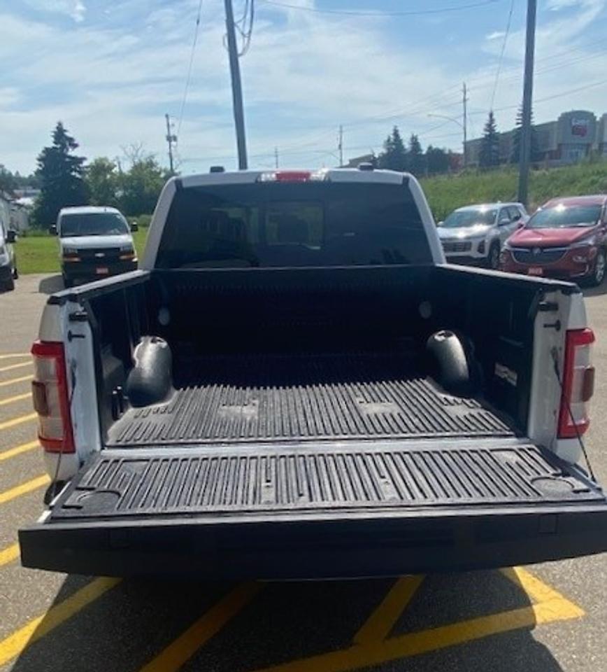 2023 Ford F-150 Lariat 4WD SuperCrew 6.5' Box Photo3