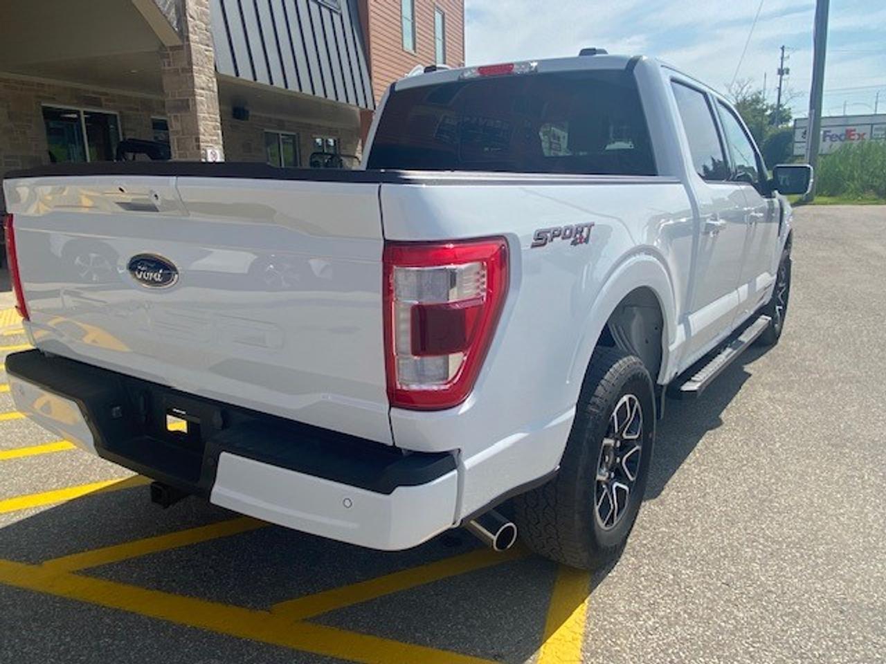 2023 Ford F-150 Lariat 4WD SuperCrew 6.5' Box Photo1