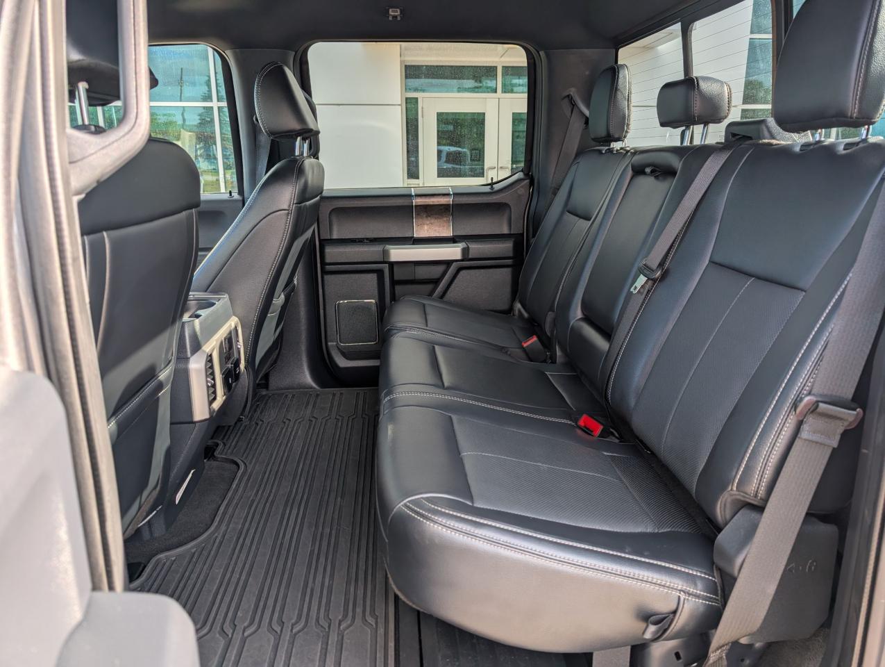 2022 Ford F-250 Super Duty SRW Lariat Photo5