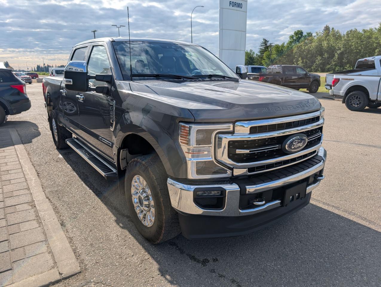 2022 Ford F-250 Super Duty SRW Lariat Photo3