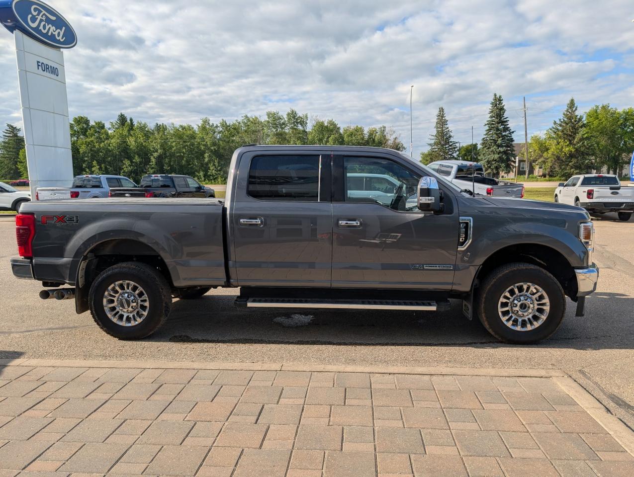 2022 Ford F-250 Super Duty SRW Lariat Photo4