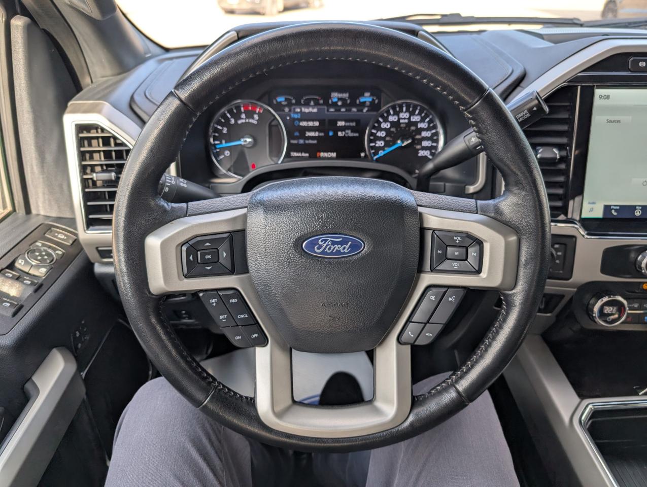 2022 Ford F-250 Super Duty SRW Lariat Photo5