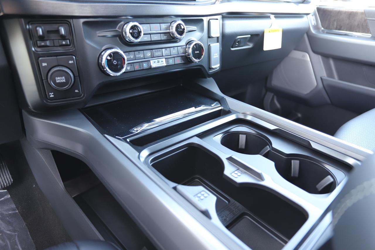 2026 Ford F-250 Super Duty SRW LARIAT 4WD CREW CAB 6.75' BOX Photo