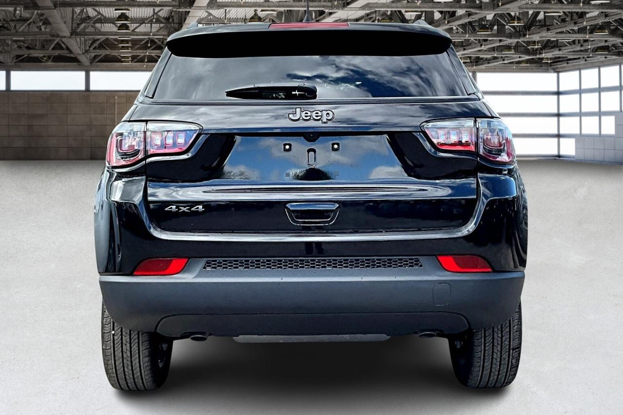 2025 Jeep Compass ALTITUDE 4X4 | Leather | 18" Wheels | Nav Photo3