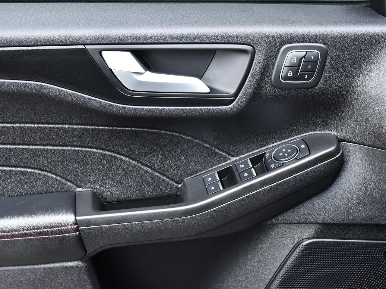 2021 Ford Escape SEL Stealth Pkg / NAV / ROOF / LEATHER / B&O SOUND - Photo #8