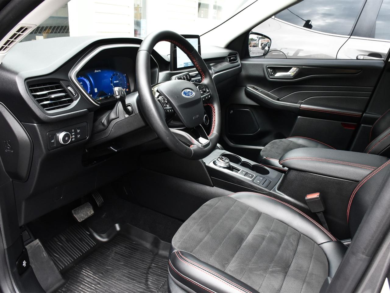2021 Ford Escape SEL Stealth Pkg / NAV / ROOF / LEATHER / B&O SOUND - Photo #11