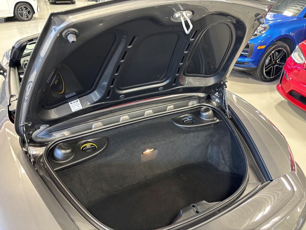 2019 Porsche Boxster 718 Roadster|CONVERTIBLE|REDLEATHER|BACKUPCAM|RWD|+++ - Photo #13