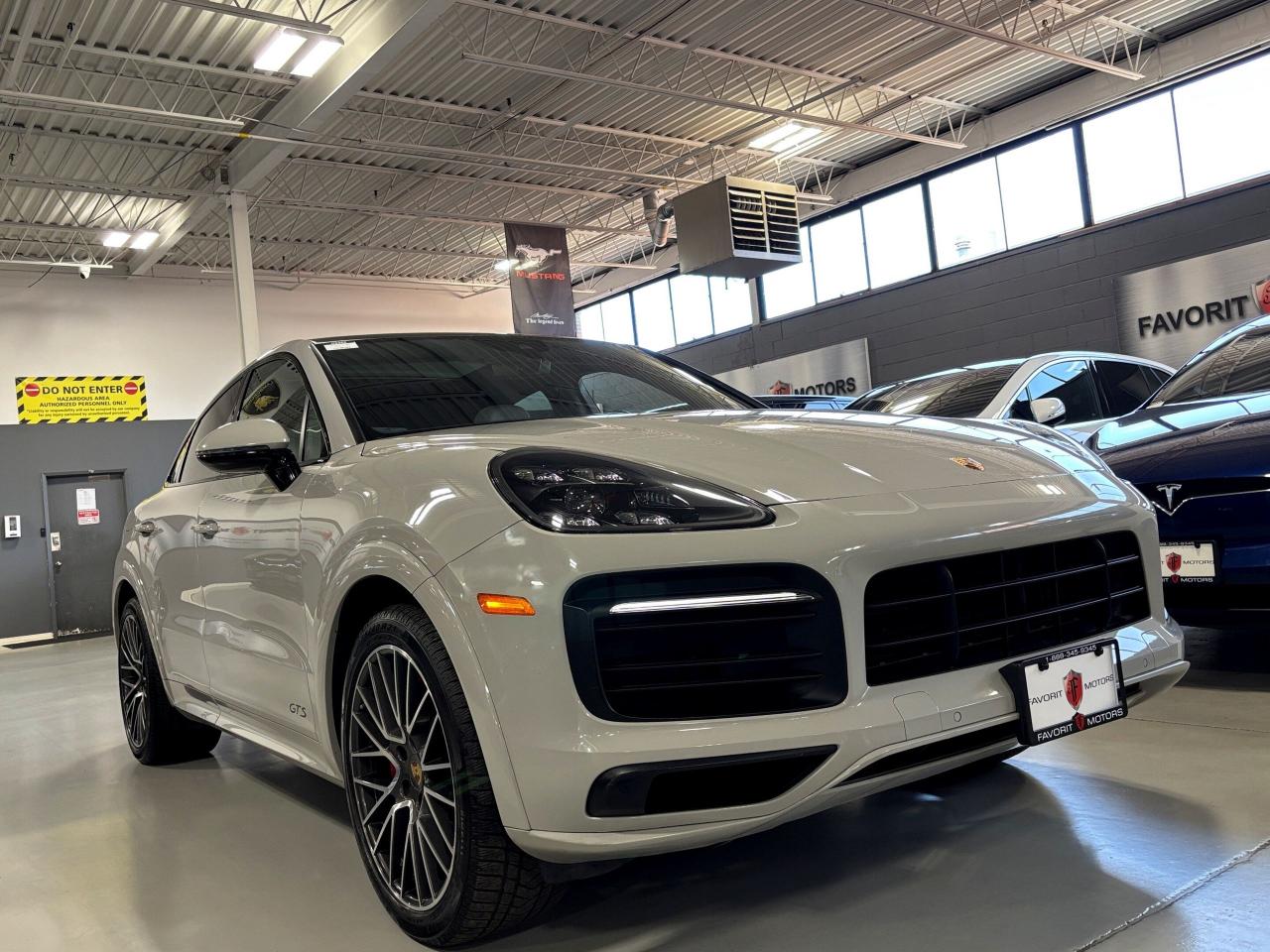 2021 Porsche Cayenne GTS Coupe|AWD|NO LUX TAX|NAV|BOSE|AMBIENT|PANOROOF - Photo #2