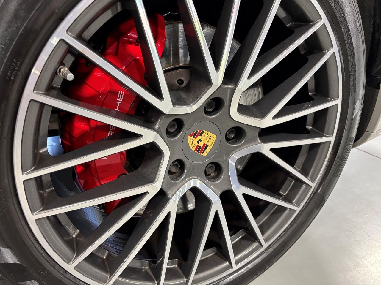 2021 Porsche Cayenne GTS Coupe|AWD|NO LUX TAX|NAV|BOSE|AMBIENT|PANOROOF - Photo #5
