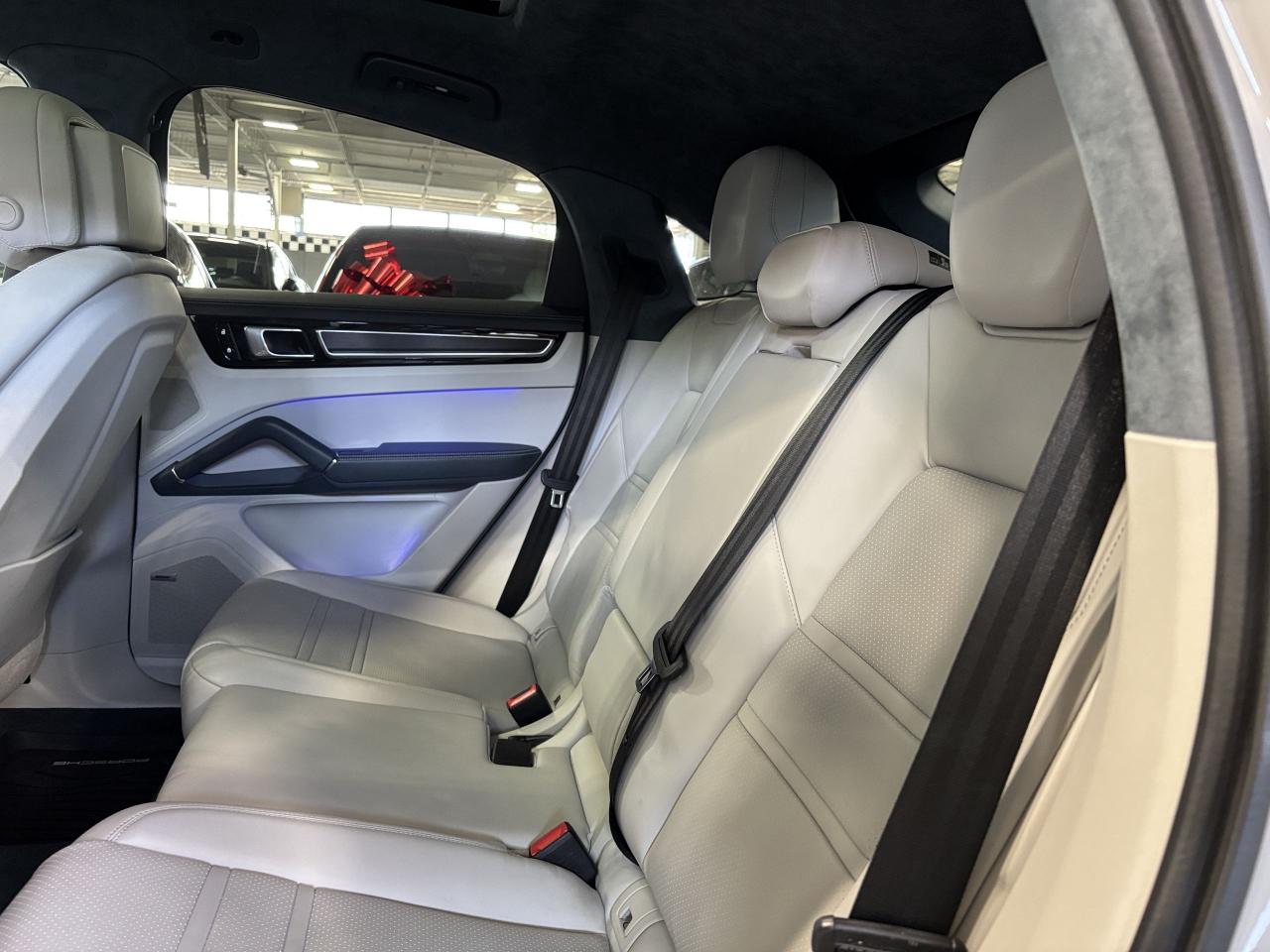 2021 Porsche Cayenne GTS Coupe|AWD|NO LUX TAX|NAV|BOSE|AMBIENT|PANOROOF - Photo #12