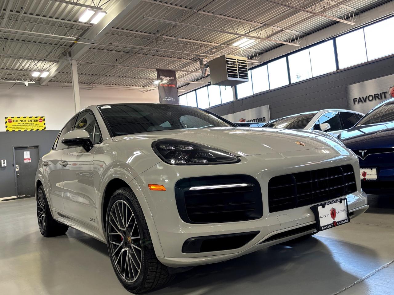 2021 Porsche Cayenne GTS Coupe|AWD|NO LUX TAX|NAV|BOSE|AMBIENT|PANOROOF - Photo #2