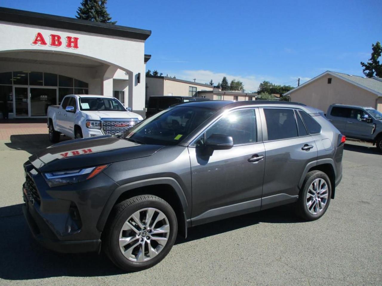 Used 2022 Toyota RAV4 XLE AWD LEATHER ROOF for sale in Grand Forks, BC