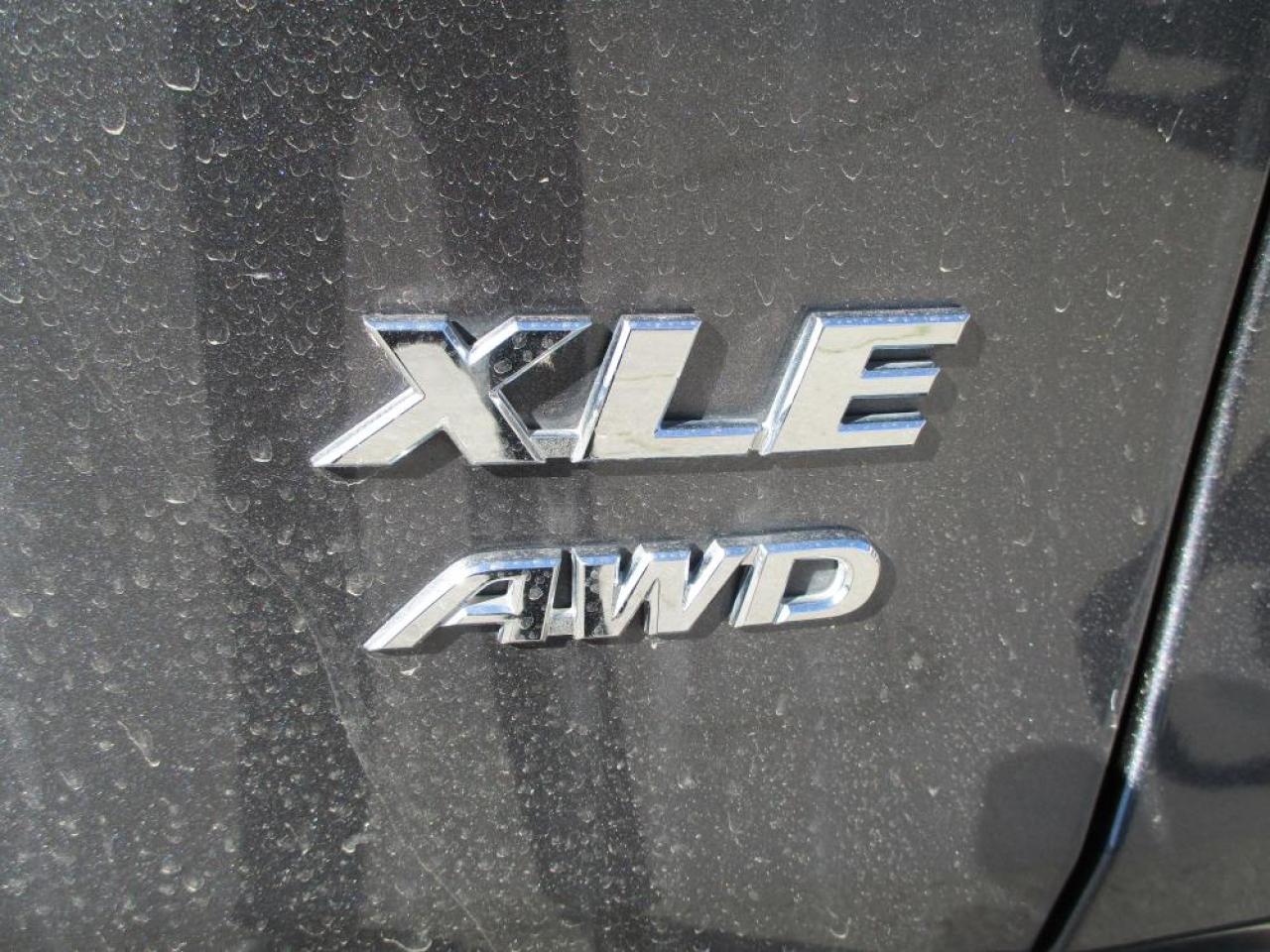 2022 Toyota RAV4 XLE AWD LEATHER ROOF Photo8
