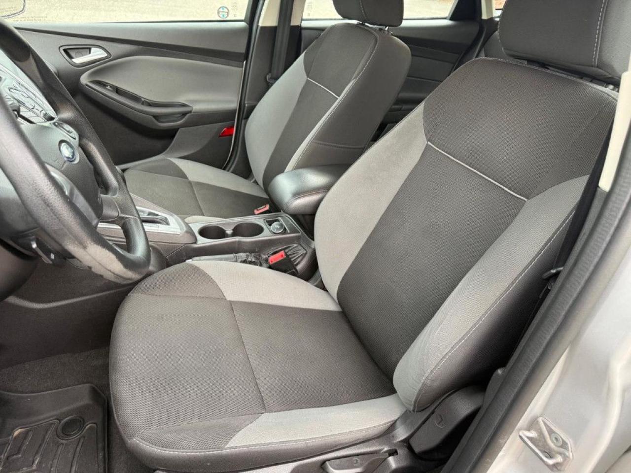 2014 Ford Focus SE  | CLEAN CARFAX | LOW KMS | BLUETOOTH | CRUISE CONTROL | MULTI-FUNCTION STEERING WHEEL | - Photo #16