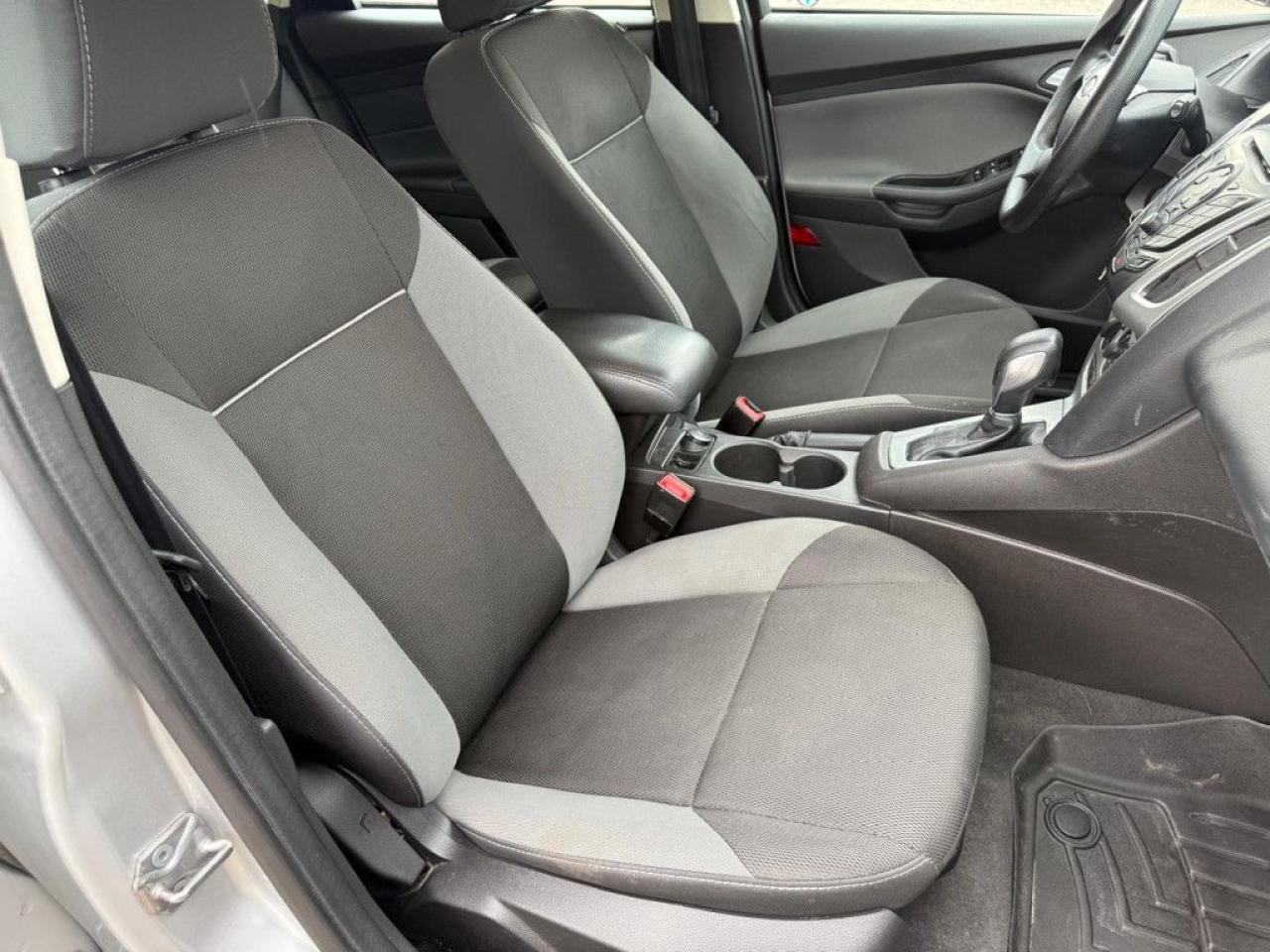 2014 Ford Focus SE  | CLEAN CARFAX | LOW KMS | BLUETOOTH | CRUISE CONTROL | MULTI-FUNCTION STEERING WHEEL | - Photo #20