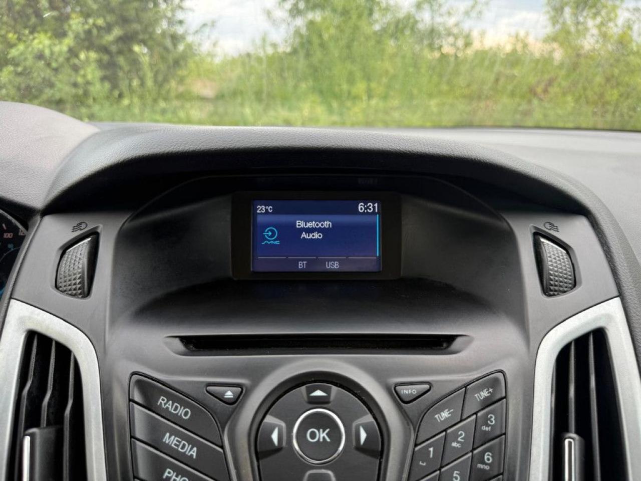2014 Ford Focus SE  | CLEAN CARFAX | LOW KMS | BLUETOOTH | CRUISE CONTROL | MULTI-FUNCTION STEERING WHEEL | - Photo #23