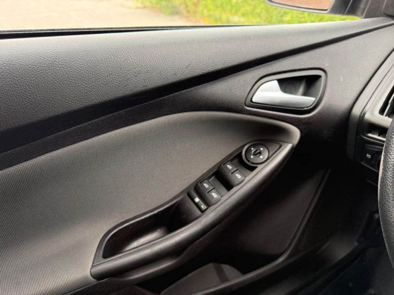 2014 Ford Focus SE  | CLEAN CARFAX | LOW KMS | BLUETOOTH | CRUISE CONTROL | MULTI-FUNCTION STEERING WHEEL | - Photo #24