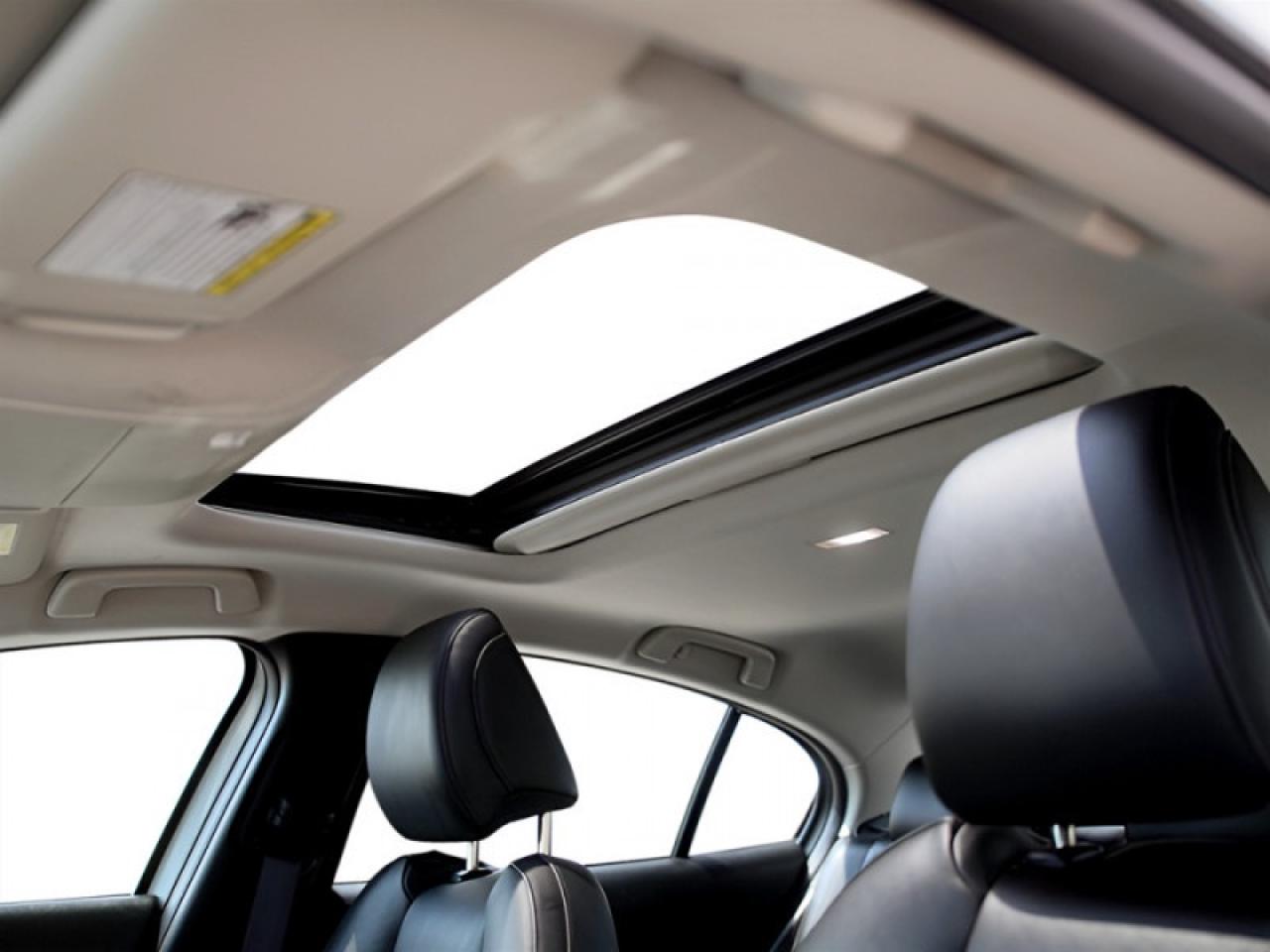 2024 Mazda MAZDA3 GT  **SUNROOF - ADAP CRUISE - AWD** Photo