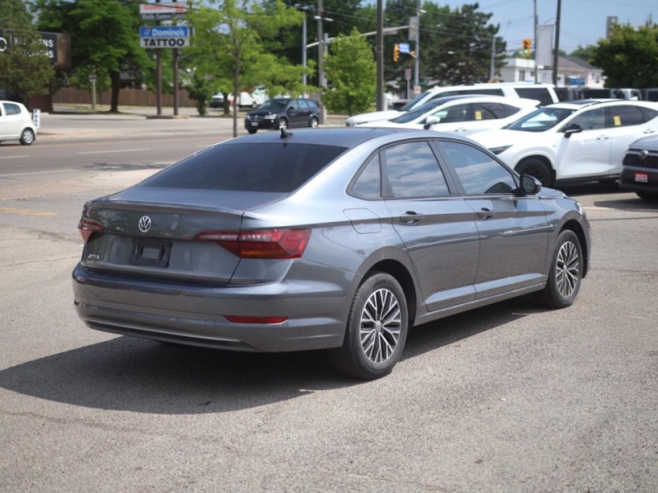 2019 Volkswagen Jetta Highline  **LEATHER - SUNROOF** Photo3