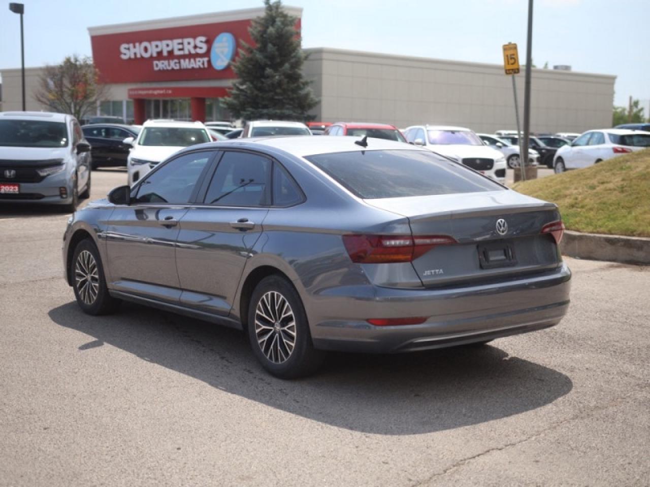 2019 Volkswagen Jetta Highline  **LEATHER - SUNROOF** Photo2