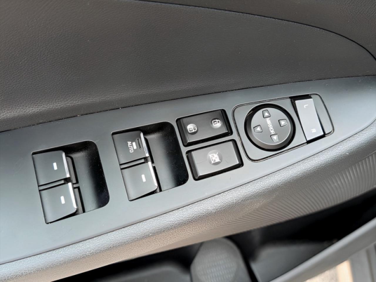 2017 Hyundai Tucson Ultimate  **PANO ROOF - PWR GATE** Photo