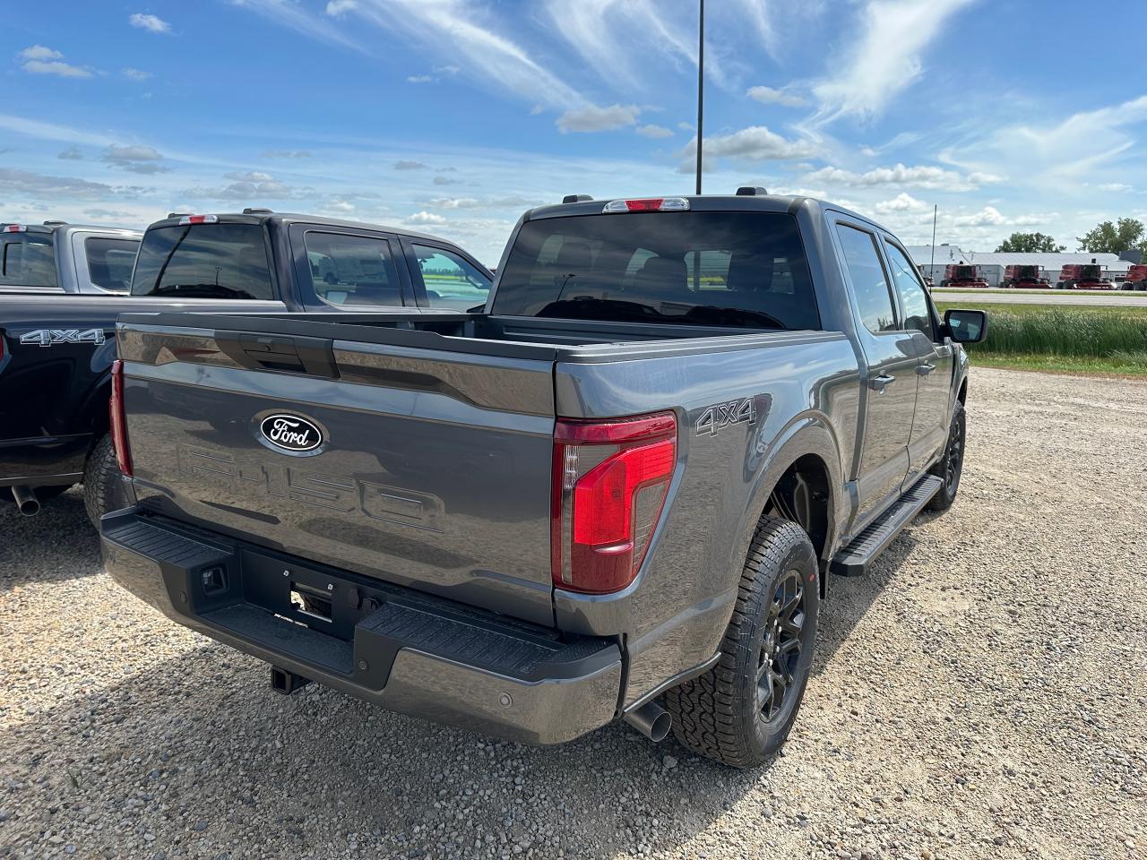 2025 Ford F-150 XLT 4WD SuperCrew 5.5' Box 301A Photo4