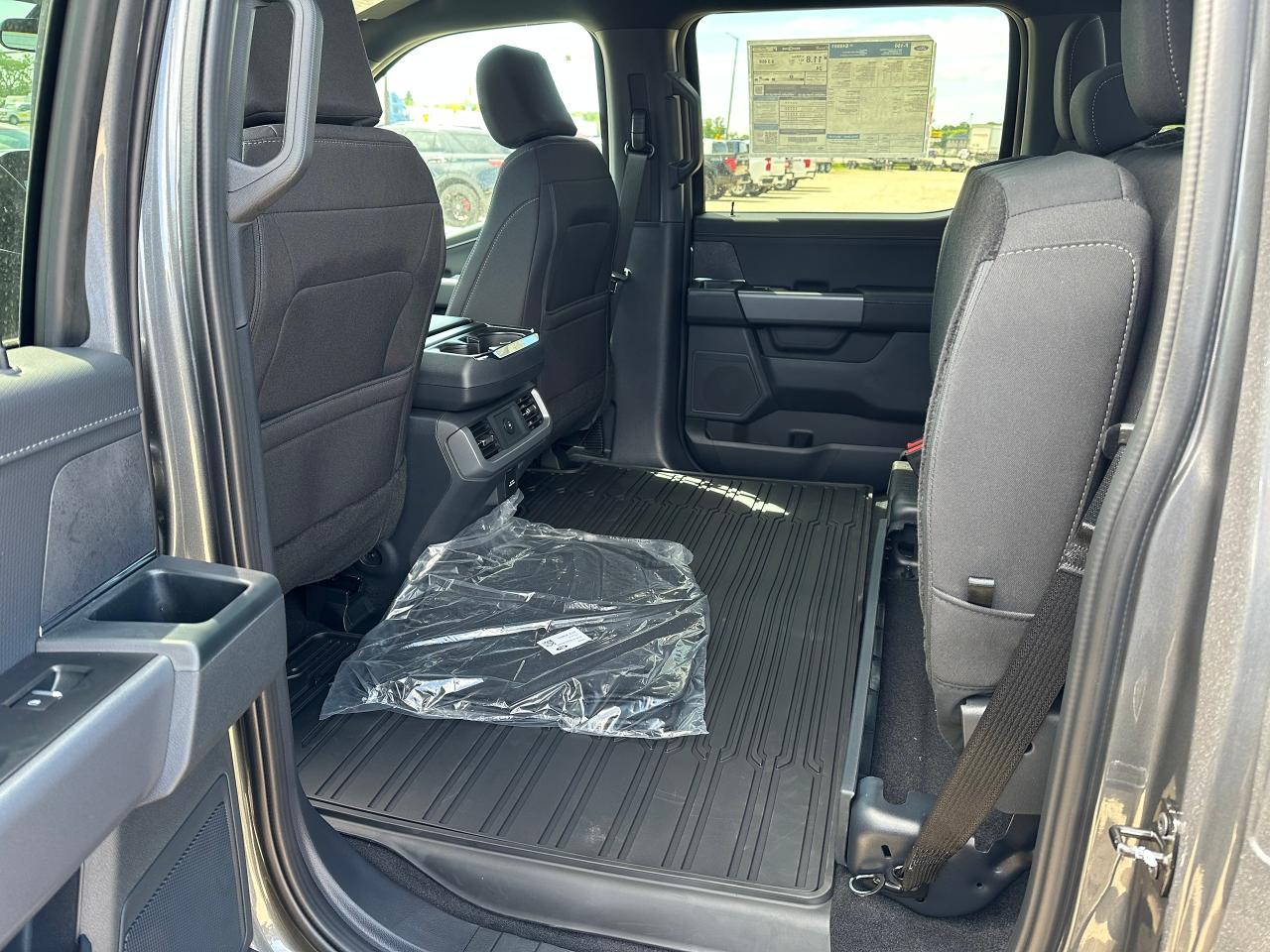2025 Ford F-150 XLT 4WD SuperCrew 5.5' Box 301A Photo5
