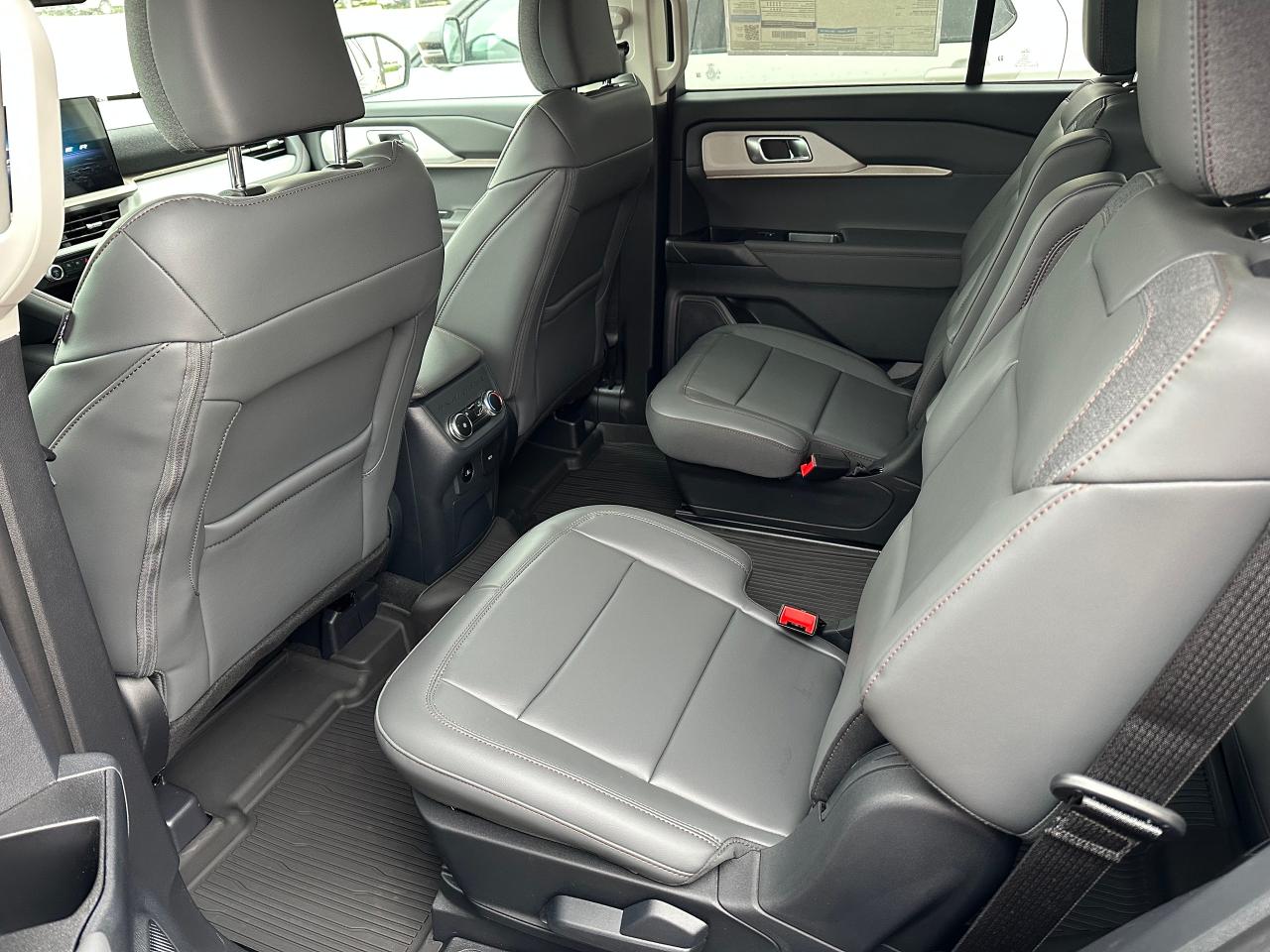 2025 Ford Explorer ACTIVE 4WD 200A Photo5