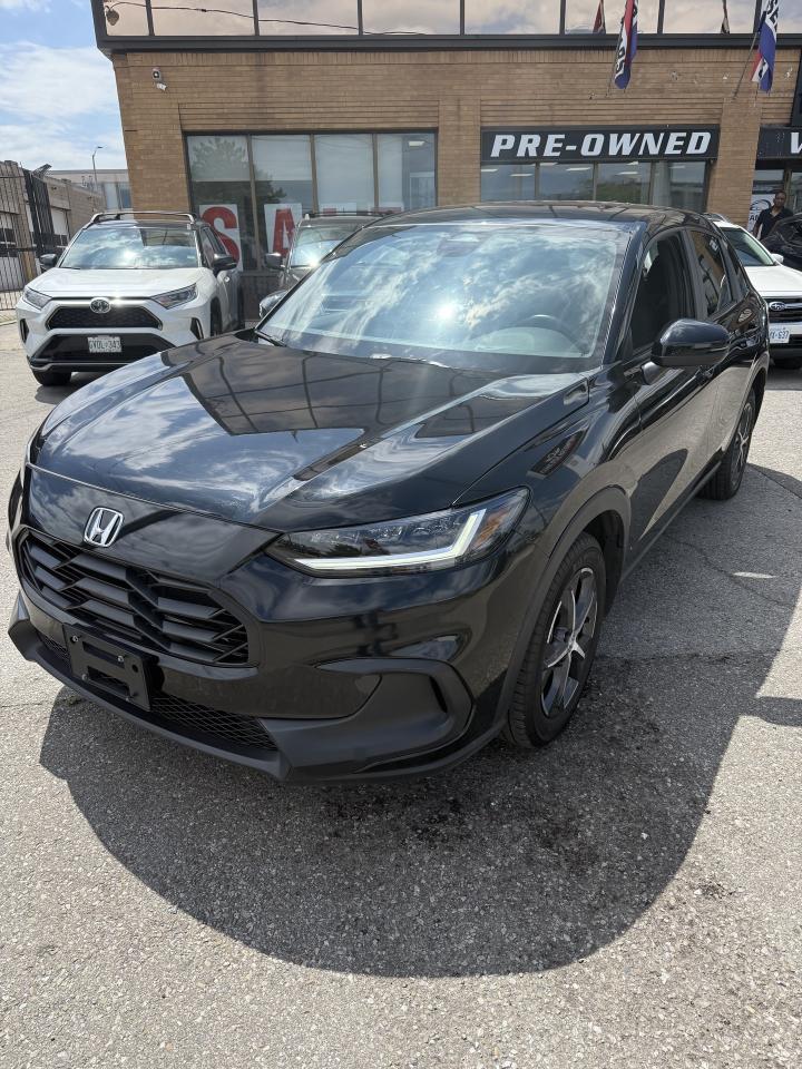 Used 2023 Honda HR-V Sport apple carplay, rear camera, leather seat coverings for sale in North York, ON