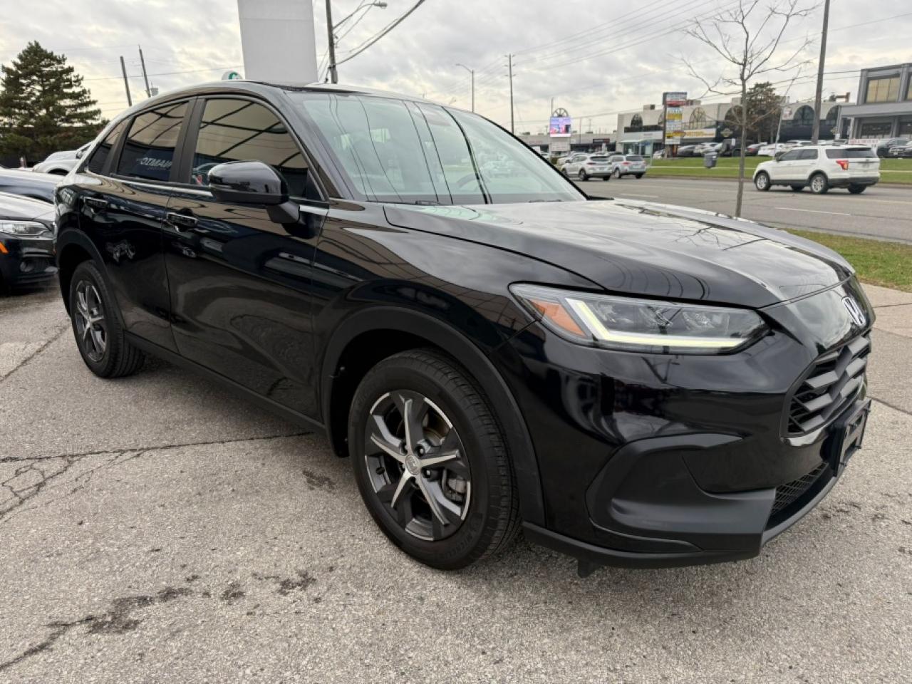 2023 Honda HR-V SPORT/ AWD/ LOW MILEAGE/ SUNROOF/ REAR CAMERA - Photo #3