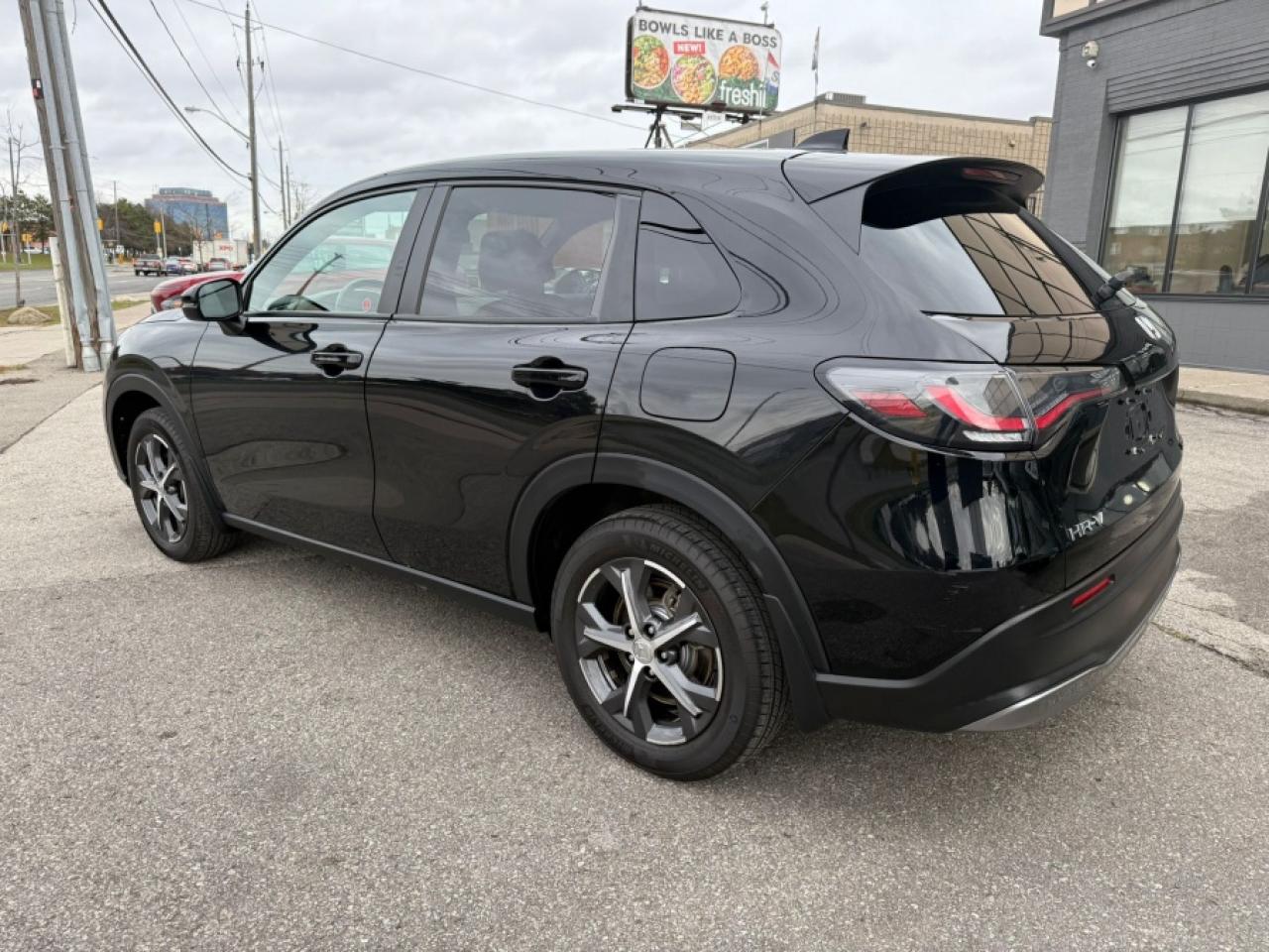 2023 Honda HR-V SPORT/ AWD/ LOW MILEAGE/ SUNROOF/ REAR CAMERA - Photo #7