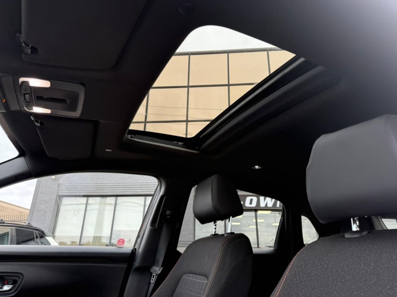 2023 Honda HR-V SPORT/ AWD/ LOW MILEAGE/ SUNROOF/ REAR CAMERA - Photo #15