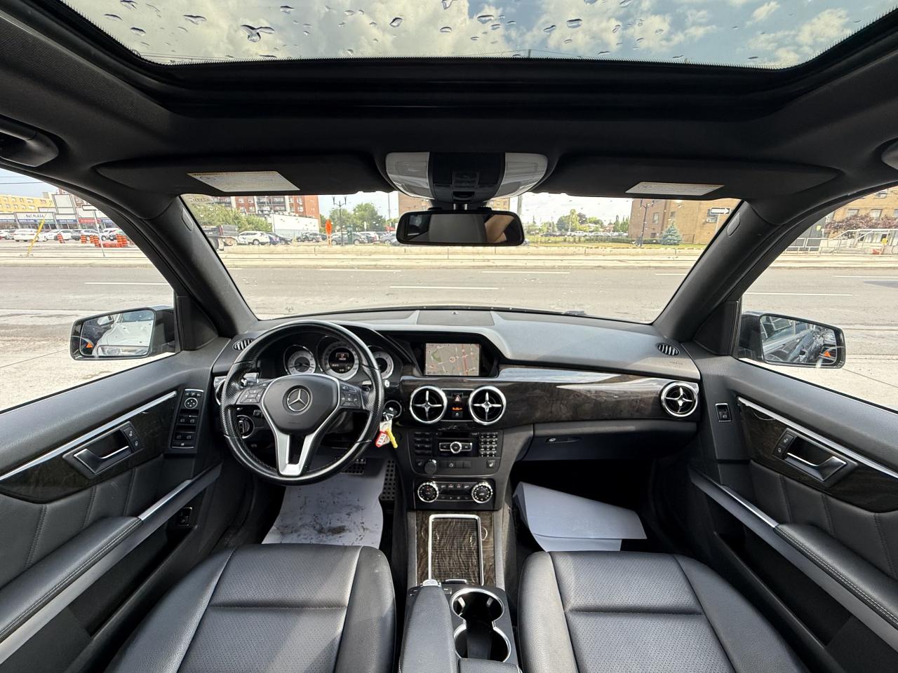 2015 Mercedes-Benz GLK-Class 250 //AMG SPORT | PANO | LOADED - Photo #3