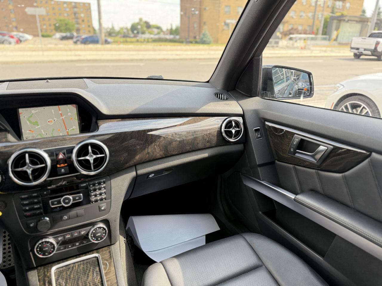 2015 Mercedes-Benz GLK-Class 250 //AMG SPORT | PANO | LOADED - Photo #19