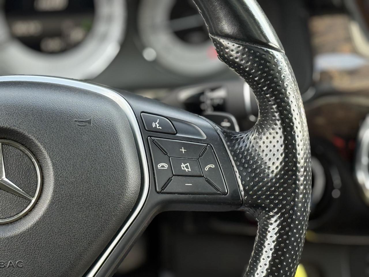 2015 Mercedes-Benz GLK-Class 250 //AMG SPORT | PANO | LOADED - Photo #22