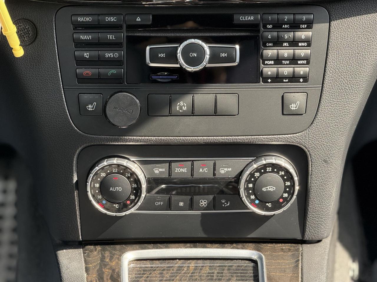 2015 Mercedes-Benz GLK-Class 250 //AMG SPORT | PANO | LOADED - Photo #25