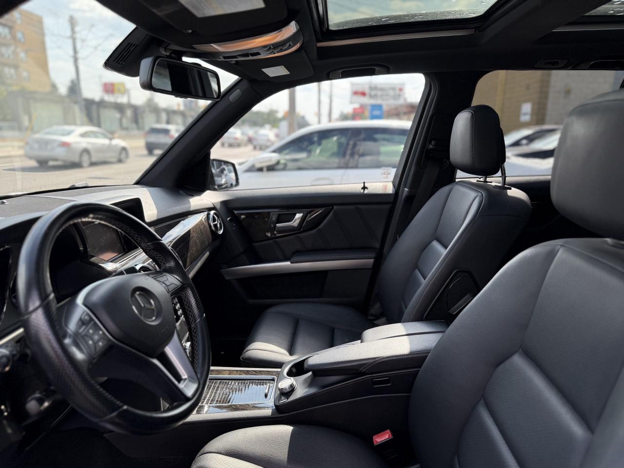 2015 Mercedes-Benz GLK-Class 250 //AMG SPORT | PANO | LOADED - Photo #26